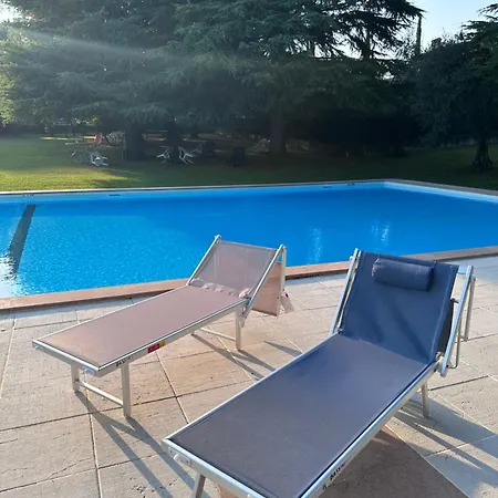 بيت للعطل L'oliveto Garden And Swimming Pool
